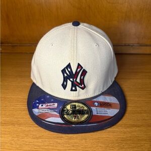 Yankees 59Fifty Hat Size 7 3/8 – White Canvas w/ American Flag & Sticker